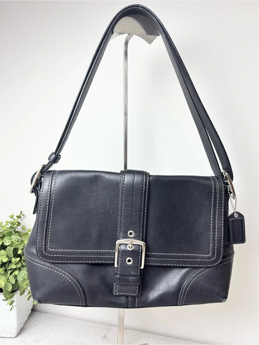 Coach Hampton Black Leather Buckle Flap Shoulder Bag Contrast Stitch Purse